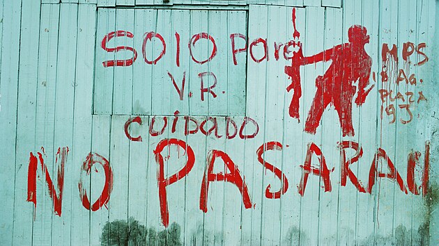 No pasar�n! Slavn� Molotov Man vyz�v� k boji proti Amerikou podporovan�mi Contras. Nikaragua, 1982.