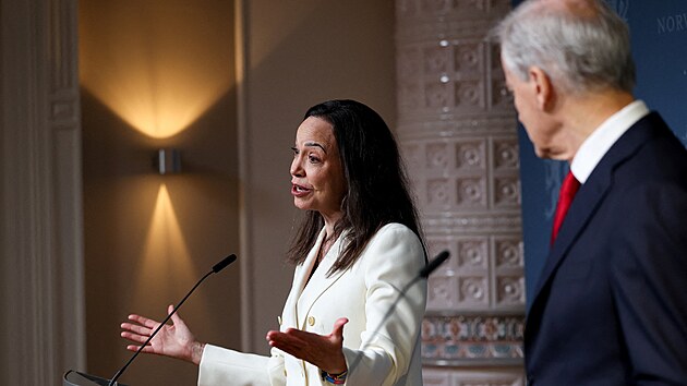 Venezuelsk� opozi�n� l�dryn� Mar�a Corina Machadov� na tiskov� konferenci v Oslu. (11. prosince 2025)