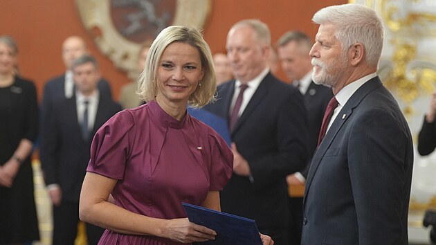 Prezident Petr Pavel jmenoval novou vl�du. Na sn�mku Zuzana Mr�zov� (ANO), kter� byla jmenov�na ministryn� m�stn�ho rozvoje. (15. prosince 2025)
