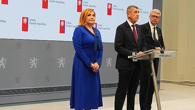 Tiskov� konference nov� jmenovan�ho kabinetu Andreje Babi�e (ANO) slo�en�ho ze z�stupc� hnut� ANO, SPD a Motorist�. (15. prosince 2025)