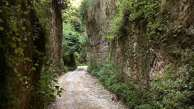 ��el obrann�, logistick�, sakr�ln� nebo prost� jen trochu jin� zp�sob jak dob�vat stavebn� k�men? Na Cavoni je mo�n� vlastn� v�echno.