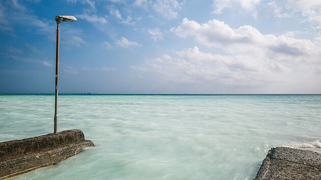 Kdyby �lo jen o v�penec a dal�� inertn� pevn� l�tky, jako je s�drovec, p�sek a j�l, nejsp� by to nevadilo tolik. Jen�e ony suspenze pevn�ch l�tek mohou n�st i t�k� kovy, a s nimi dal�� toxick� l�tky.