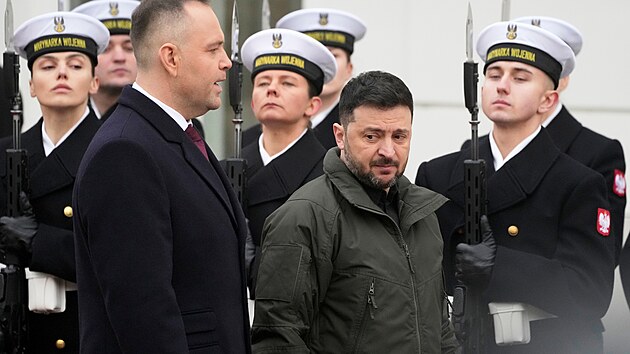 Polsk� prezident Karol Nawrocki a ukrajinsk� prezident Volodymyr Zelenskyj b�hem setk�n� ve Var�av� (19. prosince 2025)