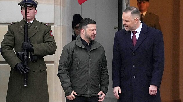 Polsk� prezident Karol Nawrocki a ukrajinsk� prezident Volodymyr Zelenskyj b�hem setk�n� ve Var�av� (19. prosince 2025)