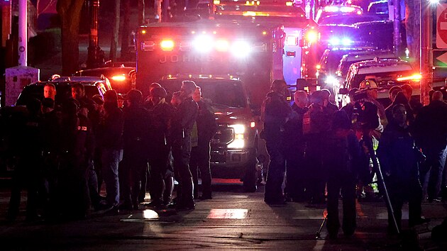 Na Brownov� univerzit� na severov�chod� USA do�lo ke st�elb�, zasa�eno bylo n�kolik lid�. (14. prosince 2025)