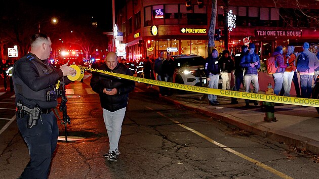 Na Brownov� univerzit� na severov�chod� USA do�lo ke st�elb�, zasa�eno bylo n�kolik lid�. (14. prosince 2025)