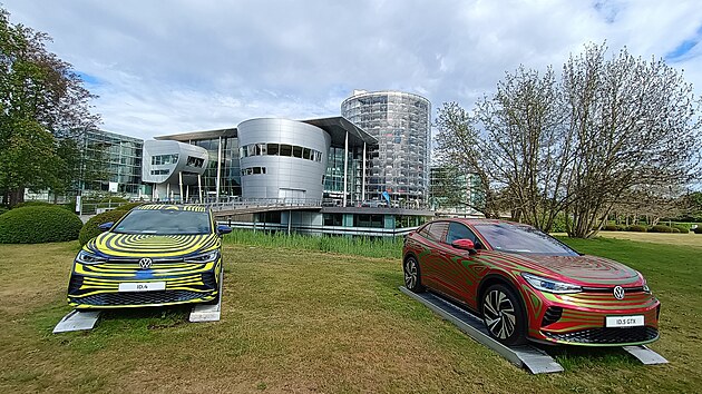 Sklen�n� manufaktura Volkswagenu v Dr��anech