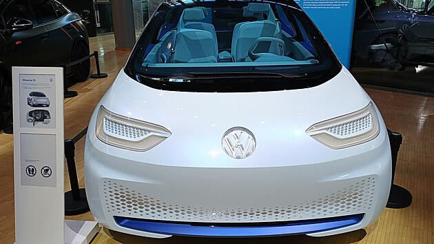 Sklen�n� manufaktura Volkswagenu v Dr��anech