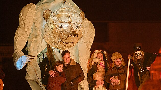 Tanec s medv�dem (15. prosince 2025)