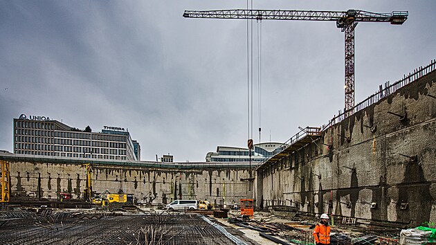 Na budoucím centru Dornych dosáhli stavba�i nejni��ího bodu dna stavební jámy....
