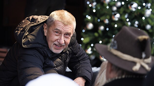 Andrej Babi� a Alena Schillerov� do Brna za voli�i na v�no�n� trhy (13. prosince 2025)