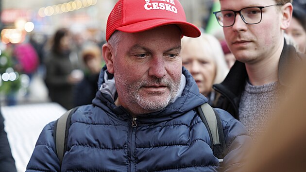 Andrej Babi� a Alena Schillerov� p�jeli Brna za voli�i na v�no�n� trhy (13. prosince 2025)