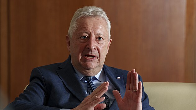 M�stop�edseda vl�dy a ministr obrany Jarom�r Z�na (19. prosince 2025)
