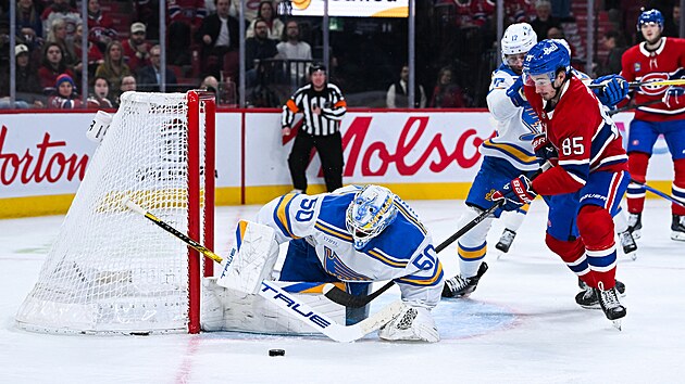 Jordan Binnington maçta kurtarış yaptı