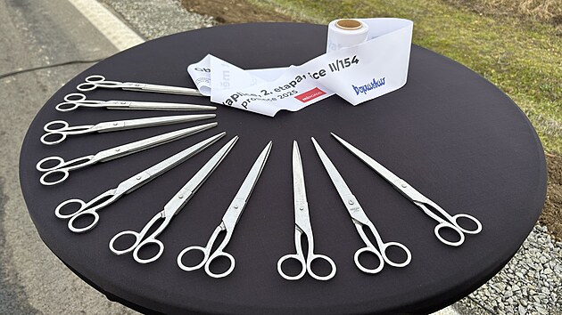 V Kaplici dokon�ili stavbu druh� etapy obchvatu. Nov� komunikace za 293 milion� korun m� odv�st tranzitn� a t�kou n�kladn� dopravu z ulic m�sta. (prosinec 2025)