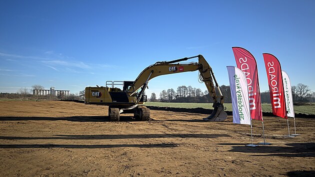 V Blatn zaala stavba prvn etapy peloky silnice II/173. Nov komunikace za vce ne 335 milion korun m odvst kamiony z ulic msta. Hotov m bt v polovin roku 2028. (prosinec 2025)