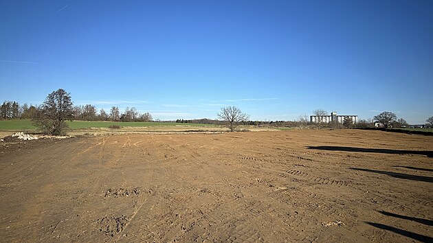 V Blatn zaala stavba prvn etapy peloky silnice II/173. Nov komunikace za vce ne 335 milion korun m odvst kamiony z ulic msta. Hotov m bt v polovin roku 2028. (prosinec 2025)