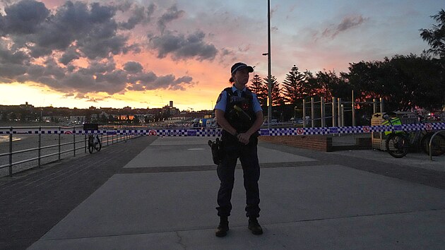 St�elba na pl�i Bondi Beach v Sydney, kde prob�hala oslava �idovsk�ho sv�tku Chanuka. (14. prosince 2025)