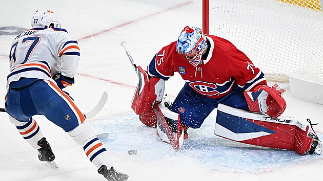 Jakub Dobe� �el� Connoru McDavidovi.