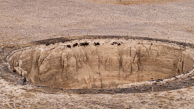 Tureckou provincii Konya tr�p� stovky jam. P�da se tam propad� kv�li dlouh�mu suchu a nadm�rn�mu �erp�n� podzemn� vody. (5. prosince 2025)