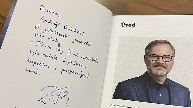 „Hodně štěstí. Ať se daří,“ přál Fiala Babišovi. Napsal mu také osobní vzkaz