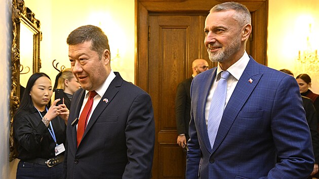 P�edseda Poslaneck� sn�movny Tomio Okamura (SPD) se setkal s p�edsedou slovensk� N�rodn� rady Richardem Ra�i, 17. prosince 2025, Praha