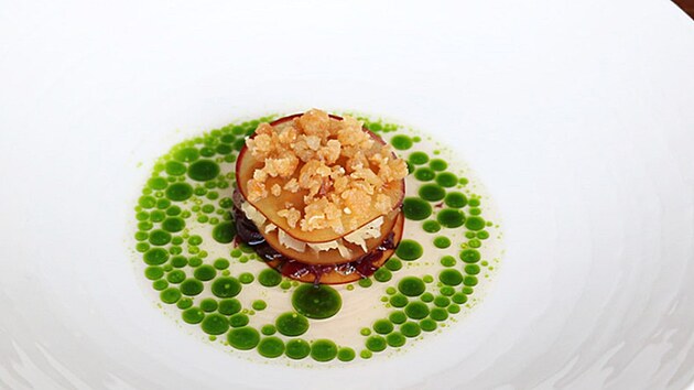 Restaurace Essens z Hlohovce na B�eclavsku se jako prvn� na ji�n� Morav� do�kala michelinsk� hv�zdy. Podnik nab�z� n�kolikachodov� degusta�n� menu.