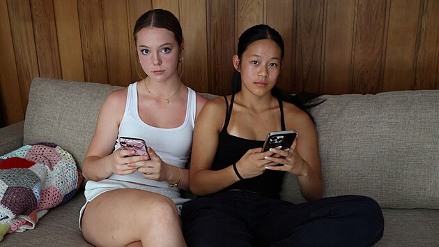 V Austr�lii vstoupil v platnost z�kon zakazuj�c� pou��v�n� soci�ln�ch m�di� u�ivatel�m mlad��m 16 let. (9. prosince 2025)