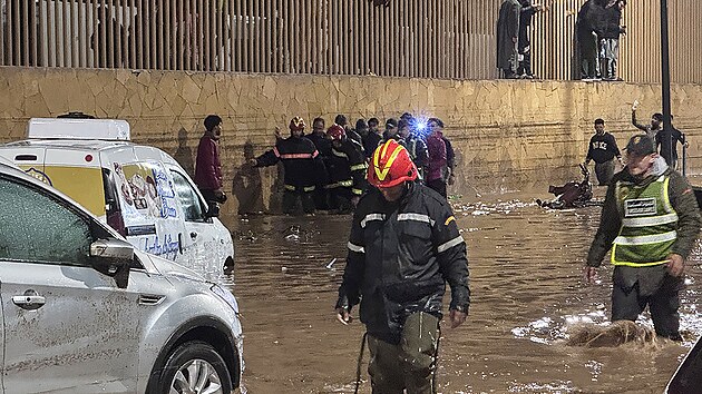 Provincii S�f� na atlantick�m pob�e�� Maroka v zas�hly bleskov� povodn�. Des�tky lid� zem�elo. (15. prosince 2025)