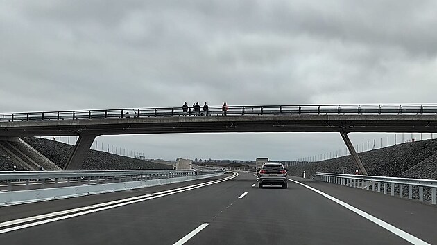 Otevírají se dva nové úseky D35. Uleví dopravě ve Vysokém Mýtě a u Hořic