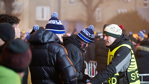Snímky fanou�k� chystajících se na utkání Evropské konferen�ní ligy mezi domácí...
