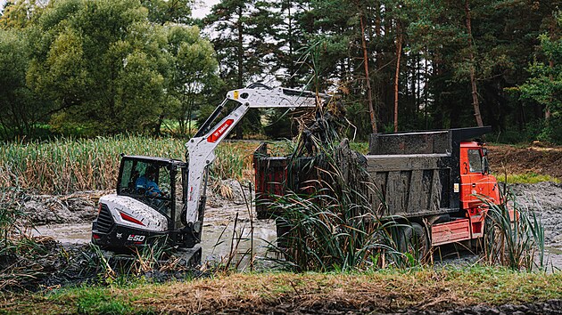 Farma Votky Kotka, 8. d�l, Vojta Kotek, Koz�rovice, ovce parazit, revitalizace rybn�ka