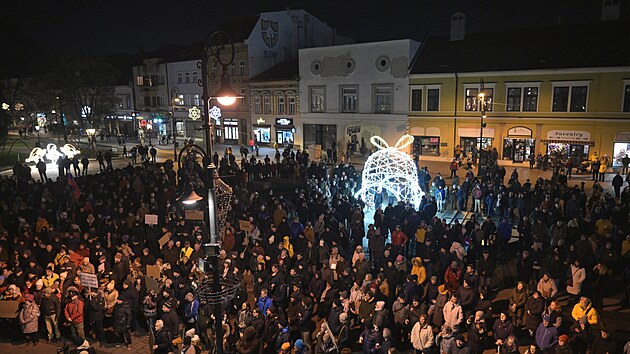 Protestn� shrom�d�n� opozi�n�ch stran v Ko�ic�ch (16. prosince 2025).