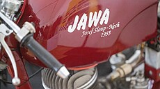 Muzeum v Chrudimi zahájilo výstavu historických závodn�­ch motocyklů