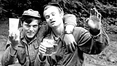 Jan Hausenblas: Fotografie ze základní vojenské slu�by v Michalovcích (1976 a�...