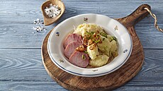 Bosáky s uzeným masem a zelím