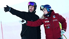 Lindsey Vonnová a její trenér Askel Lund Svindal trénuje ve Svatém Mo�ici.