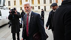 Prezident Petr Pavel dorazil jako první na Pra�ský hrad, kde jmenuje ministry...