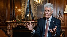 Nicholas Merrick, velvyslanec USA v �esku.