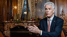 Nicholas Merrick, velvyslanec USA v �esku.