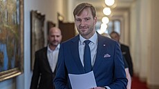 Ministr zdravotnictví Adam Vojt�ch p�ichází na zasedání nové vlády ANO, SPD a...