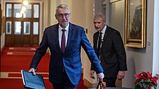 Po zvolení do �ela Sn�movny nechal �éf SPD Tomio Okamura sundat vlajku Ukrajiny z budovy Sn�movny. A� vláda do�e�í rozpo�et, chce se zam��it i na lex Ukrajina.