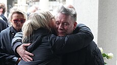 Mat�j Ruppert po rozlou�ení s výtvarníkem Theodorem Pi�t�kem z�stal na...