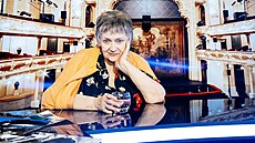 Hostem po�adu Rozst�el je here�ka, zp�va�ka a dabérka Hana Talpová. Po�ad...