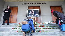 Smutení hosté pichází na poslední rozlouení s Patrikem Hezuckým ve velké...