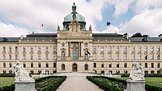 Strakovka. Monumentální budova byla navr�ena architektem Václavem Ro�tlapilem....