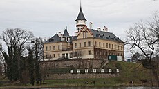 Vánoce na zámku Radu� nabízejí atmosféru sváte�n� vyzdobeného zámku, v�ni...