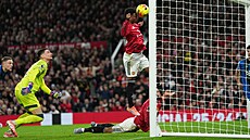 Amad Diallo z Manchesteru United skóruje proti Bournemouthu.