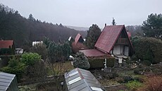 Chatová osada ve �lutav�, kde policie na�la poh�e�ovaného chlapce ze sousedních...