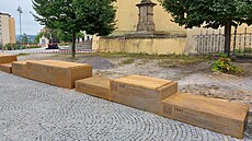 Lavice vzestup� a pád� v P�íbrami